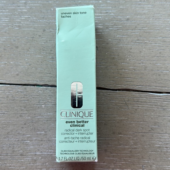 Even Better Clinical Radical Dark Spot Corrector + Interrupter 1.7 oz - Picture 3 of 4